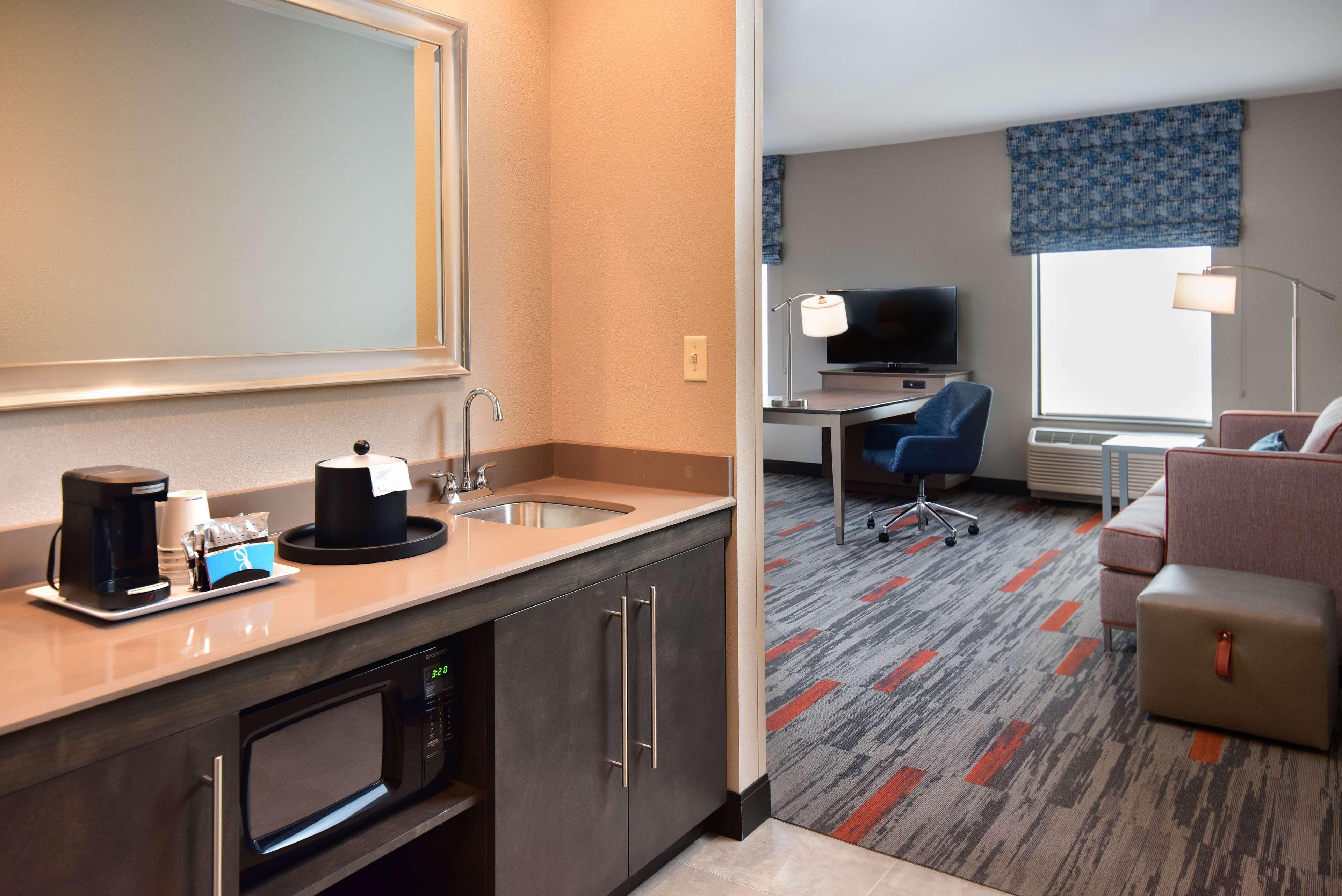 Hampton Inn And Suites At Wisconsin Dells Lake Delton Exterior photo