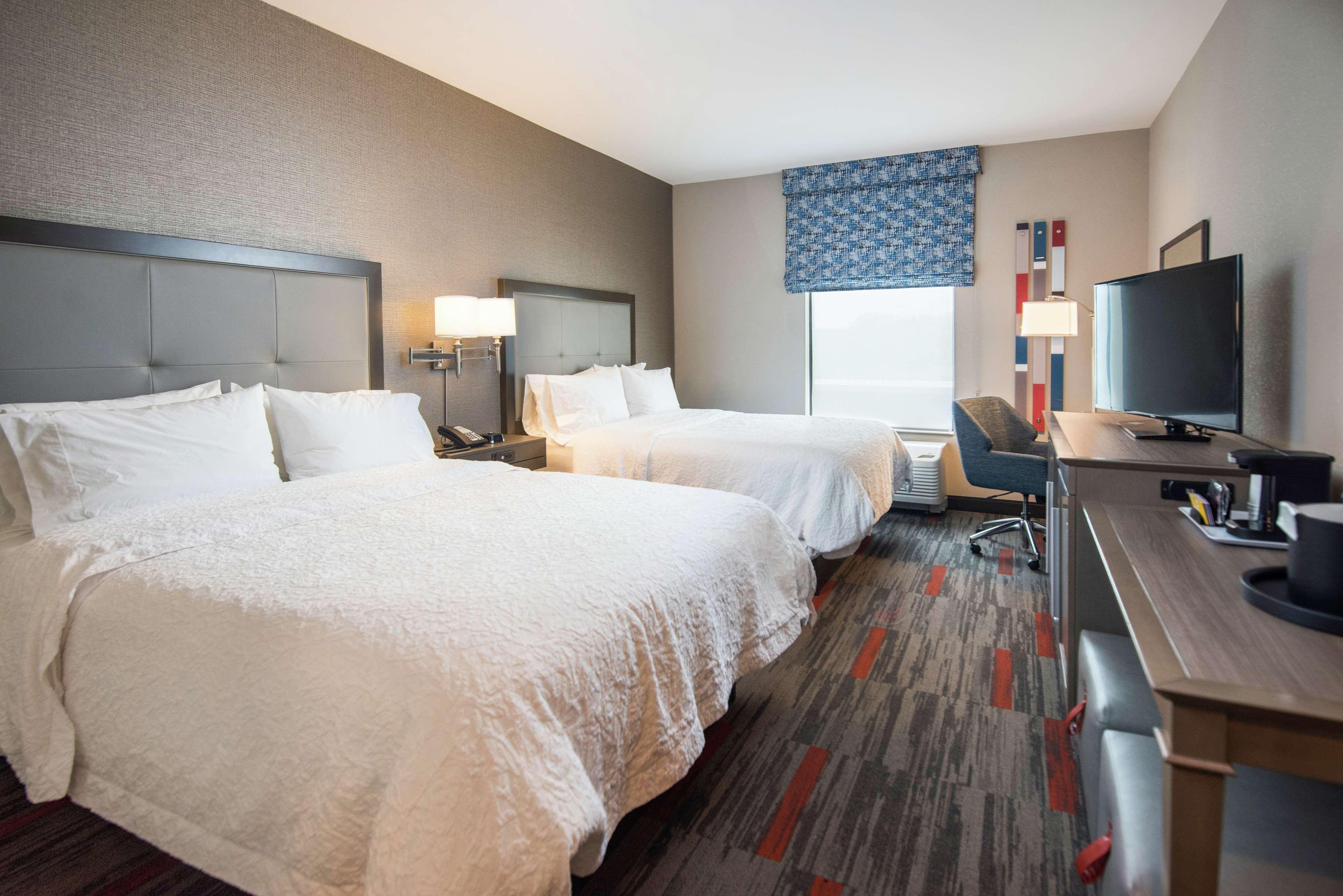Hampton Inn And Suites At Wisconsin Dells Lake Delton Exterior photo