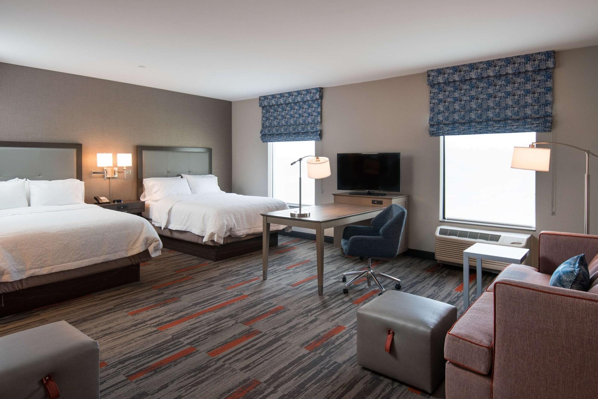 Hampton Inn And Suites At Wisconsin Dells Lake Delton Exterior photo