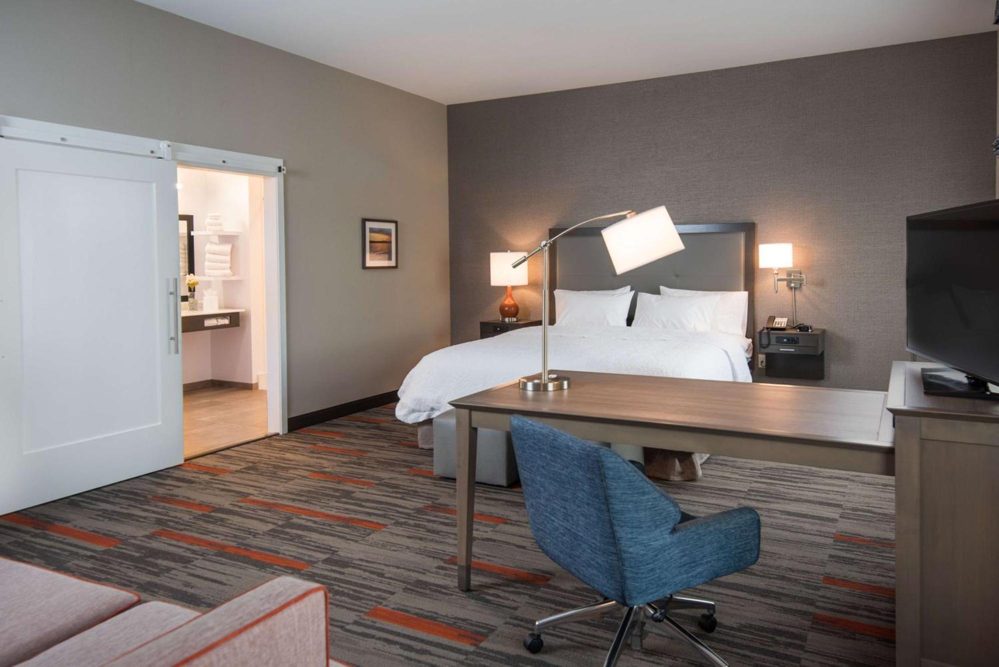 Hampton Inn And Suites At Wisconsin Dells Lake Delton Exterior photo