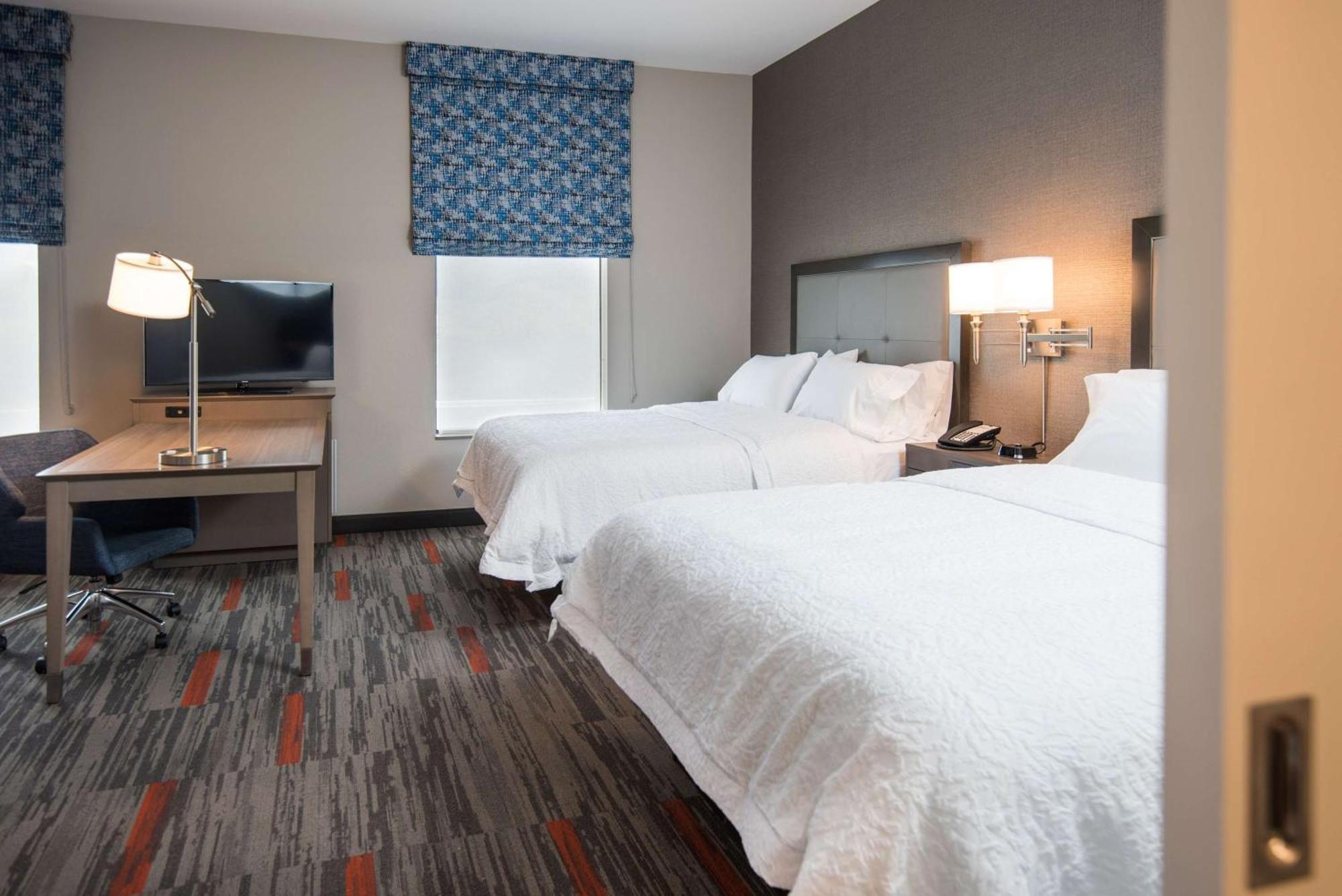 Hampton Inn And Suites At Wisconsin Dells Lake Delton Exterior photo