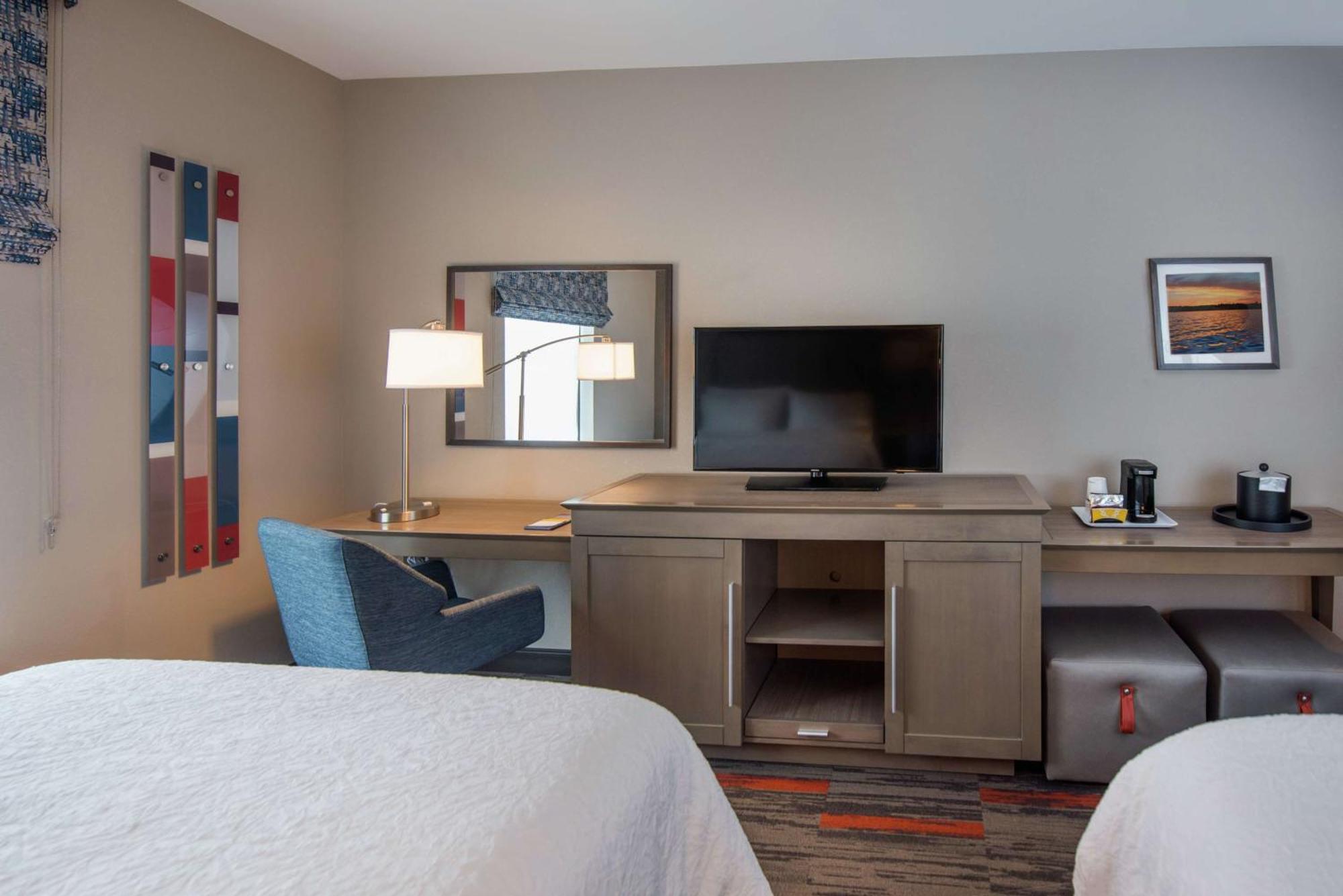 Hampton Inn And Suites At Wisconsin Dells Lake Delton Exterior photo